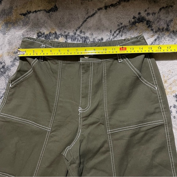 RACHEL PAIGE - Women’s Green Cargo Wide leg pants
98% Cotton, 2% Spandex. Size L - Picture 4 of 8